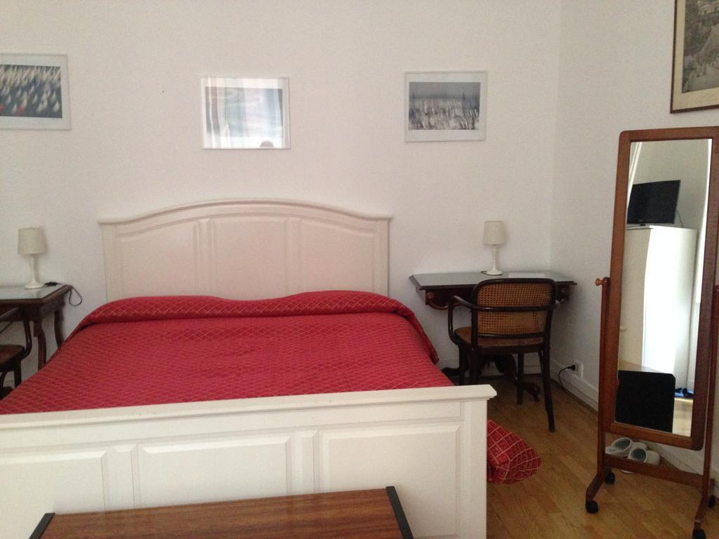 La Dimora Dei Baroni Bed & Breakfast Napoli Oda fotoğraf