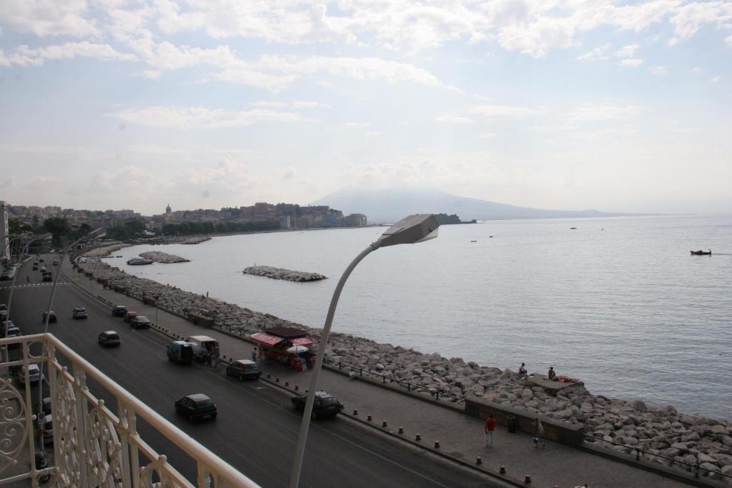 La Dimora Dei Baroni Bed & Breakfast Napoli Dış mekan fotoğraf